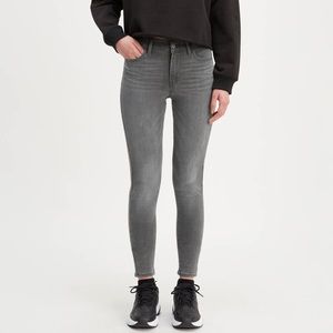 Levi’s 710 Super Skinny Jeans